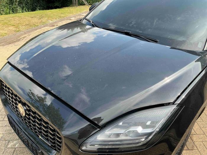 Jaguar E-Pace 2.0 D 165 MHEV 16V AWD Sloopvoertuig (2024, Metallic, Zwart)