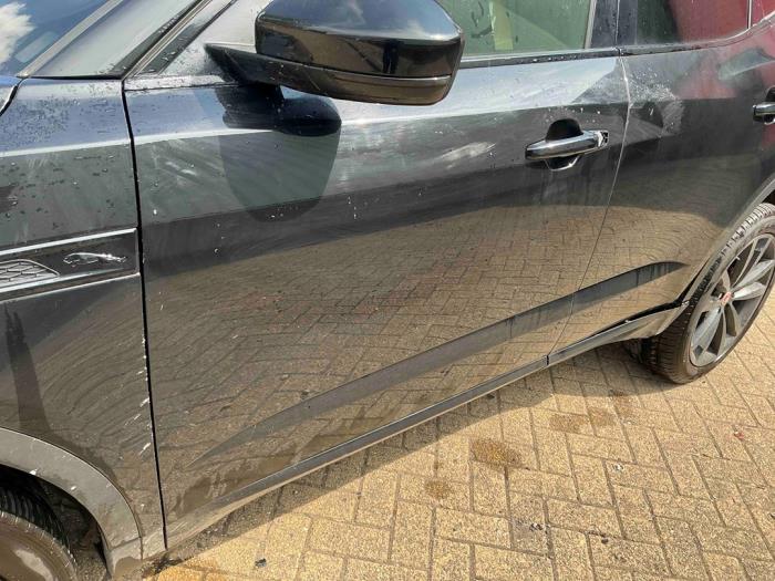 Jaguar E-Pace 2.0 D 165 MHEV 16V AWD Sloopvoertuig (2024, Metallic, Zwart)