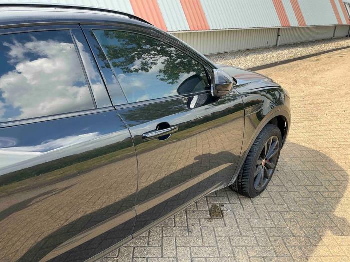 Jaguar E-Pace 2.0 D 165 MHEV 16V AWD Sloopvoertuig (2024, Metallic, Zwart)