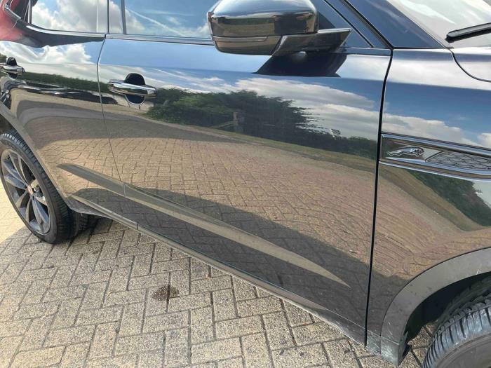 Jaguar E-Pace 2.0 D 165 MHEV 16V AWD Sloopvoertuig (2024, Metallic, Zwart)