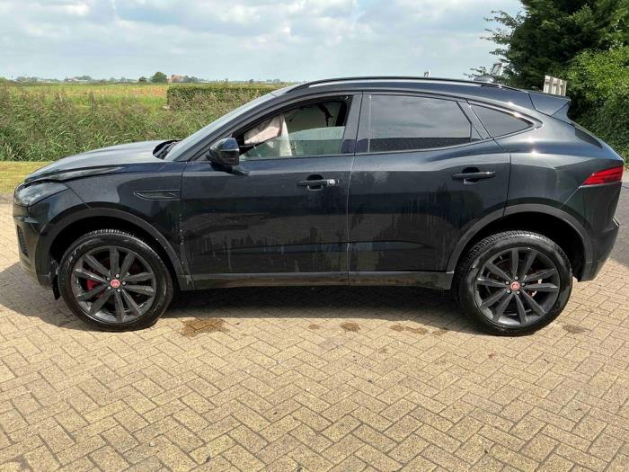 Jaguar E-Pace 2.0 D 165 MHEV 16V AWD Sloopvoertuig (2024, Metallic, Zwart)