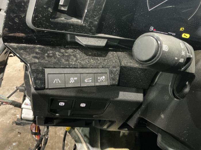 Renault Austral 1.2 Mild Hybrid Advanced 130 Sloopvoertuig (2023, Metallic, Zilvergrijs, Grijs)