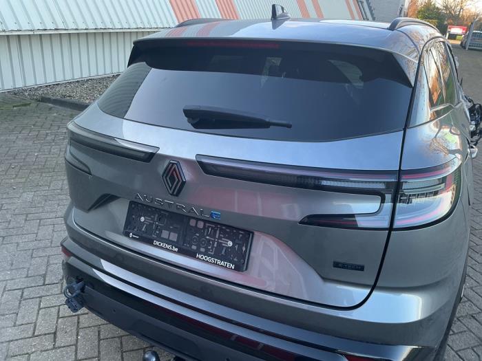 Renault Austral 1.2 Mild Hybrid Advanced 130 Sloopvoertuig (2023, Metallic, Zilvergrijs, Grijs)