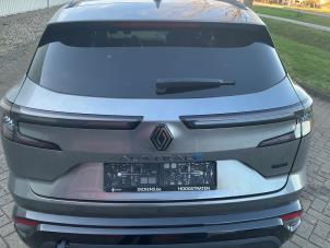 Renault Austral 1.2 Mild Hybrid Advanced 130 Sloopvoertuig (2023, Metallic, Zilvergrijs, Grijs)