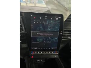 Renault Austral 1.2 Mild Hybrid Advanced 130 Sloopvoertuig (2023, Metallic, Zilvergrijs, Grijs)