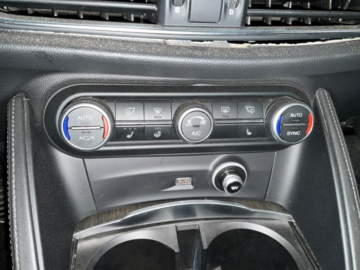 Alfa Romeo Stelvio 2.0 T 16V Q4 Sloopvoertuig (2018, Wit)