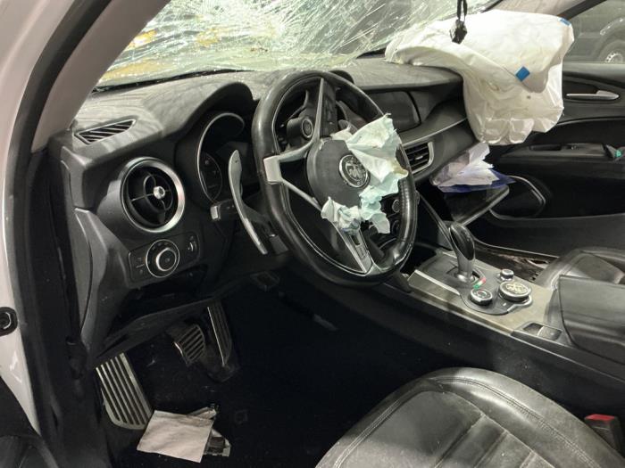 Alfa Romeo Stelvio 2.0 T 16V Q4 Sloopvoertuig (2018, Wit)