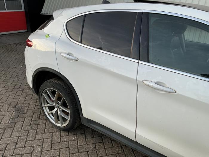 Alfa Romeo Stelvio 2.0 T 16V Q4 Sloopvoertuig (2018, Wit)