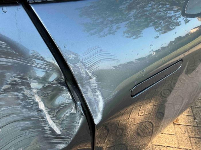 XPENG G6 Long Range 88 kW Sloopvoertuig (2025, Metallic, Zilvergrijs)