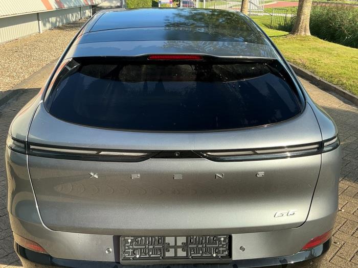 XPENG G6 Long Range 88 kW Sloopvoertuig (2025, Metallic, Zilvergrijs)