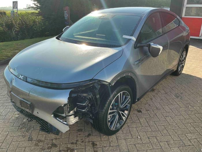 XPENG G6 Long Range 88 kW Sloopvoertuig (2025, Metallic, Zilvergrijs)