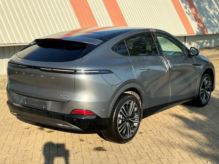 XPENG G6 Long Range 88 kW Sloopvoertuig (2025, Metallic, Zilvergrijs)