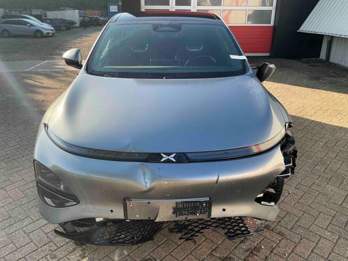 XPENG G6 Long Range 88 kW Sloopvoertuig (2025, Metallic, Zilvergrijs)