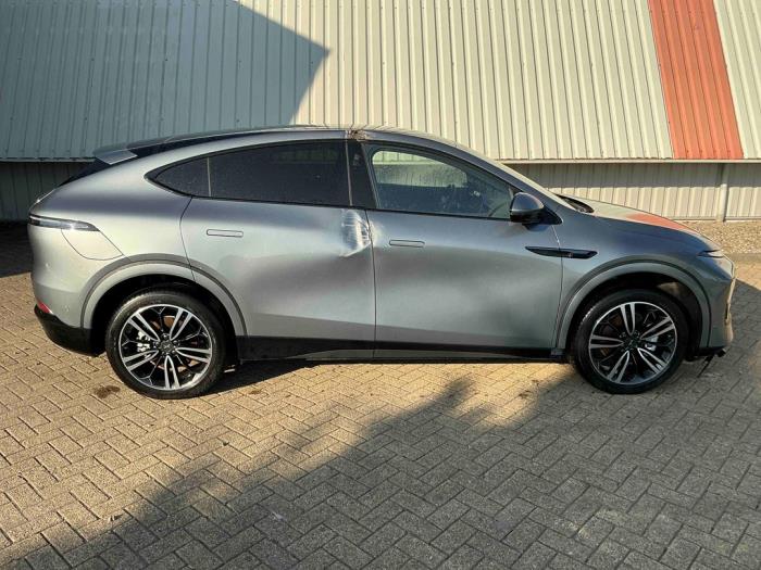 XPENG G6 Long Range 88 kW Sloopvoertuig (2025, Metallic, Zilvergrijs)