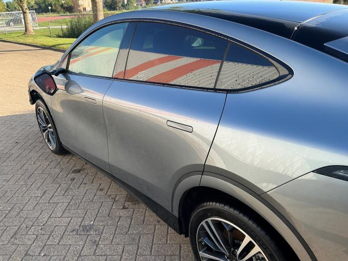 XPENG G6 Long Range 88 kW Sloopvoertuig (2025, Metallic, Zilvergrijs)