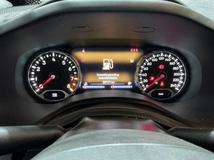 Jeep Renegade 1.4 Multi Air 16V Sloopvoertuig (2017, Metallic, Zilvergrijs)