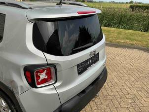 Jeep Renegade 1.4 Multi Air 16V Sloopvoertuig (2017, Metallic, Zilvergrijs)