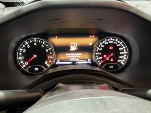 Jeep Renegade 1.4 Multi Air 16V Sloopvoertuig (2017, Metallic, Zilvergrijs)