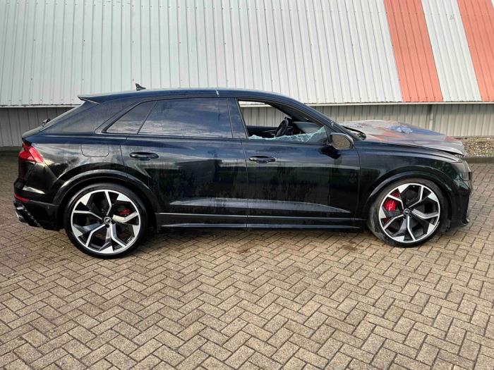 Audi RS Q8 4.0 V8 32V RS TFSI Mild Hybrid Quattro Sloopvoertuig (2022, Metallic, Zwart)