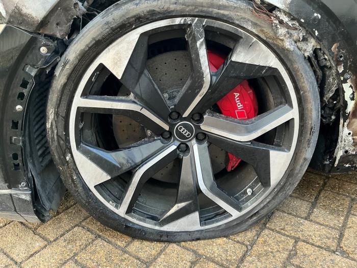 Audi RS Q8 4.0 V8 32V RS TFSI Mild Hybrid Quattro Sloopvoertuig (2022, Metallic, Zwart)