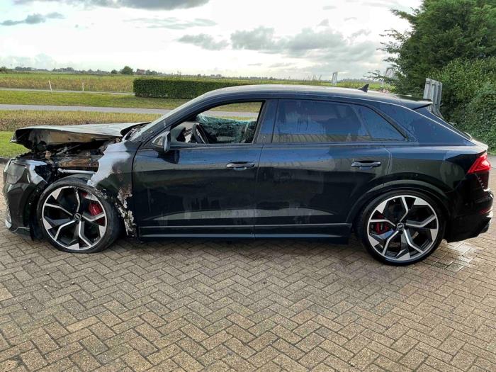 Audi RS Q8 4.0 V8 32V RS TFSI Mild Hybrid Quattro Sloopvoertuig (2022, Metallic, Zwart)