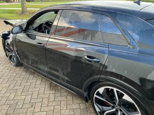 Audi RS Q8 4.0 V8 32V RS TFSI Mild Hybrid Quattro Sloopvoertuig (2022, Metallic, Zwart)