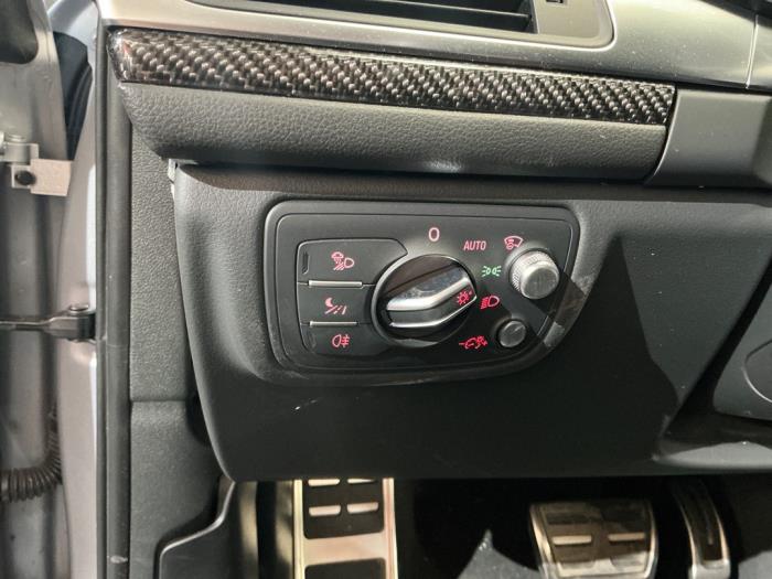 Audi RS 6 Avant 4.0 V8 TFSI Performance 32V Sloopvoertuig (2018, Metallic, Zilvergrijs, Grijs)