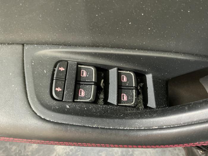 Audi RS 6 Avant 4.0 V8 TFSI Performance 32V Sloopvoertuig (2018, Metallic, Zilvergrijs, Grijs)