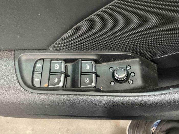 Audi A3 Sportback 1.4 TFSI 16V 40 e-tron Sloopvoertuig (2020, Metallic, Zilvergrijs)