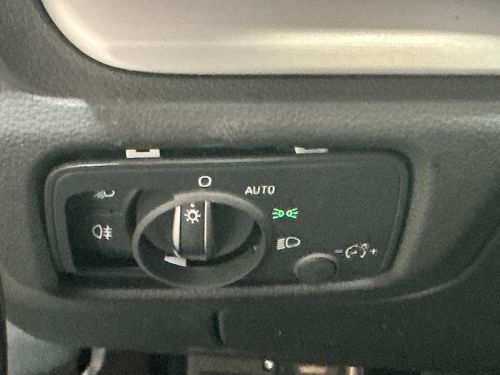 Audi A3 Sportback 1.4 TFSI 16V 40 e-tron Sloopvoertuig (2020, Metallic, Zilvergrijs)