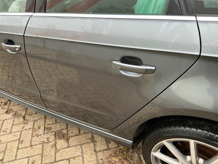 Audi A3 Sportback 1.4 TFSI 16V 40 e-tron Sloopvoertuig (2020, Metallic, Zilvergrijs)