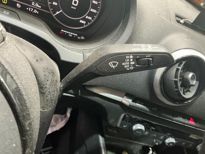 Audi A3 Sportback 1.4 TFSI 16V 40 e-tron Sloopvoertuig (2020, Metallic, Zilvergrijs)