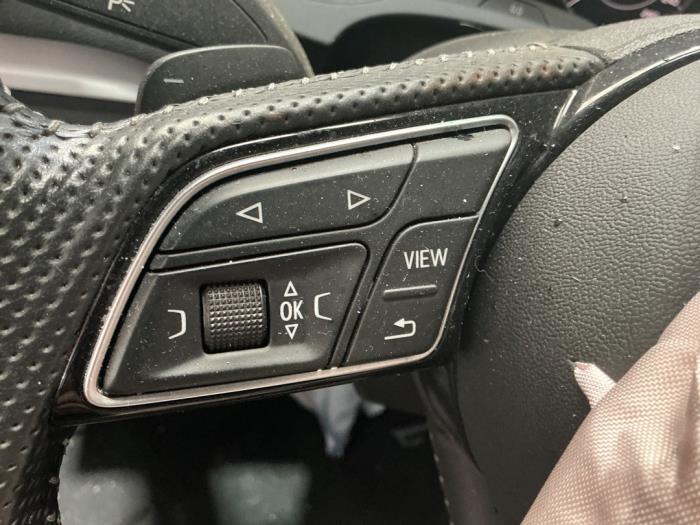 Audi A3 Sportback 1.4 TFSI 16V 40 e-tron Sloopvoertuig (2020, Metallic, Zilvergrijs)