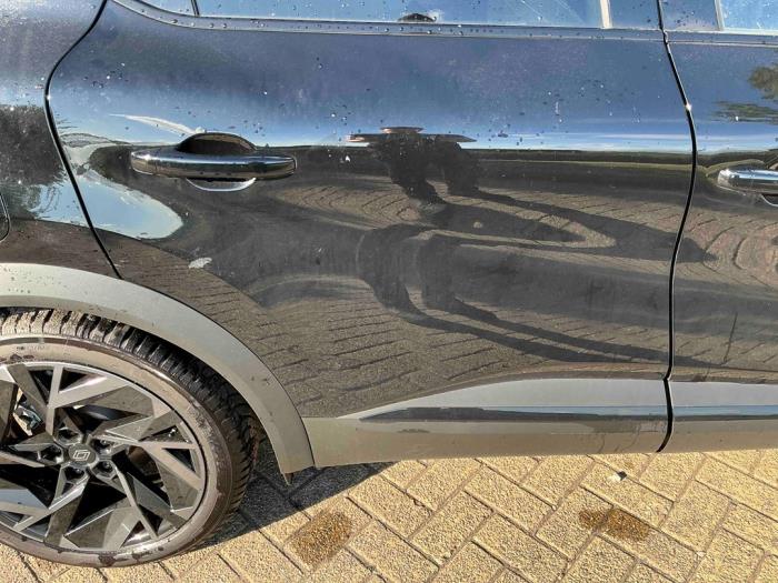 Renault Captur II 1.6 E-Tech 145 Sloopvoertuig (2025, Metallic, Zwart)