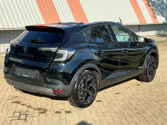 Renault Captur II 1.6 E-Tech 145 Sloopvoertuig (2025, Metallic, Zwart)