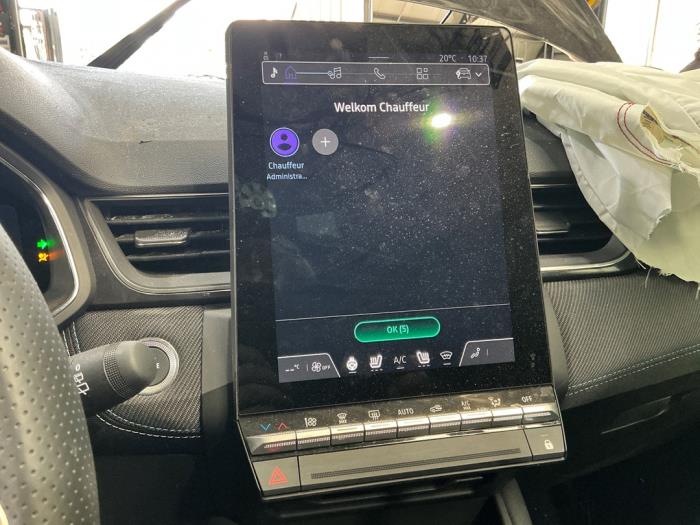 Renault Captur II 1.6 E-Tech 145 Sloopvoertuig (2025, Metallic, Zwart)