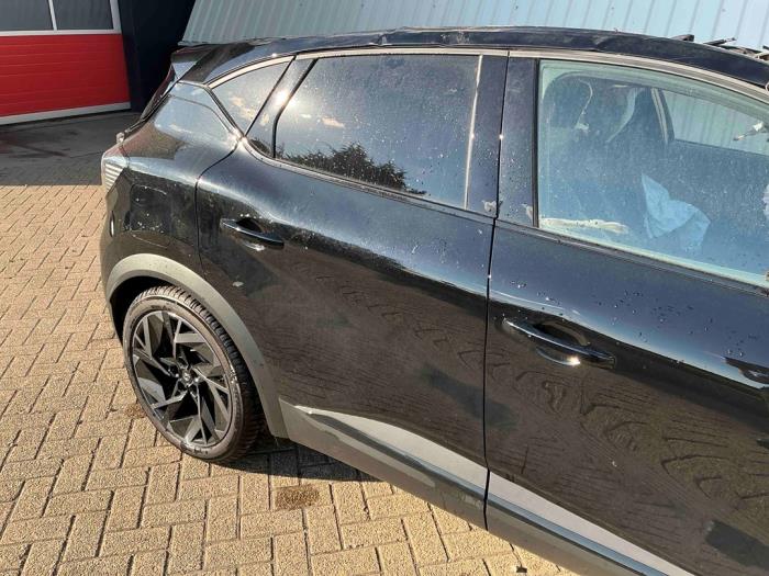 Renault Captur II 1.6 E-Tech 145 Sloopvoertuig (2025, Metallic, Zwart)