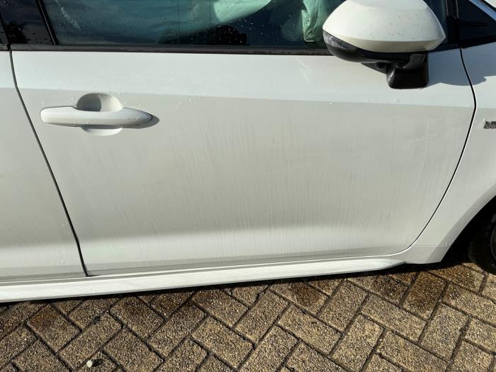 Toyota Corolla Touring Sport 2.0 16V Hybrid Sloopvoertuig (2020, Metallic, Wit)