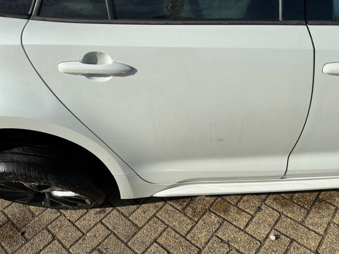Toyota Corolla Touring Sport 2.0 16V Hybrid Sloopvoertuig (2020, Metallic, Wit)