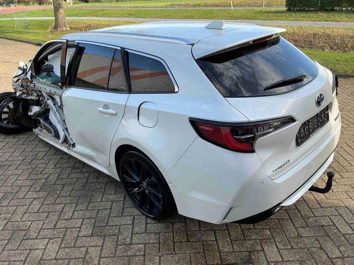 Toyota Corolla Touring Sport 2.0 16V Hybrid Sloopvoertuig (2020, Metallic, Wit)