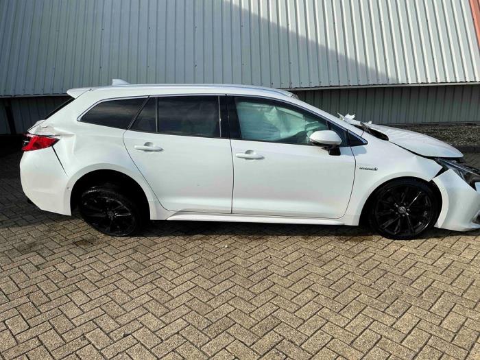 Toyota Corolla Touring Sport 2.0 16V Hybrid Sloopvoertuig (2020, Metallic, Wit)
