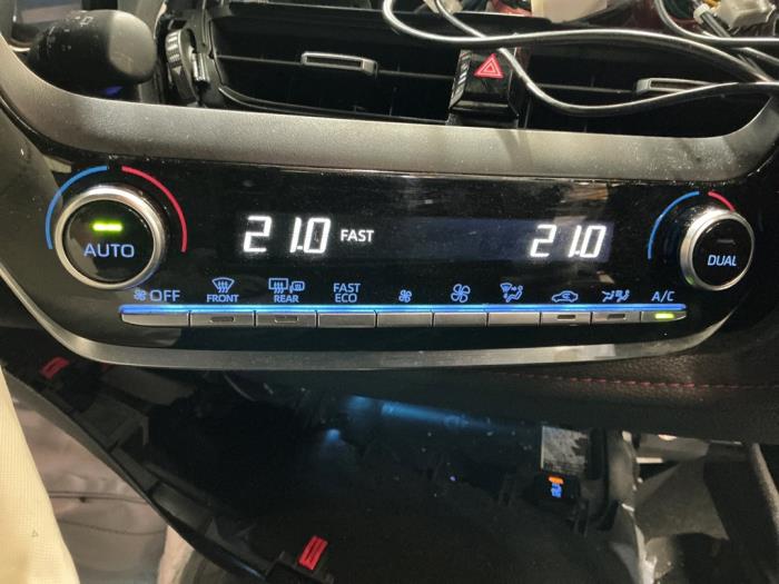 Toyota Corolla Touring Sport 2.0 16V Hybrid Sloopvoertuig (2020, Metallic, Wit)