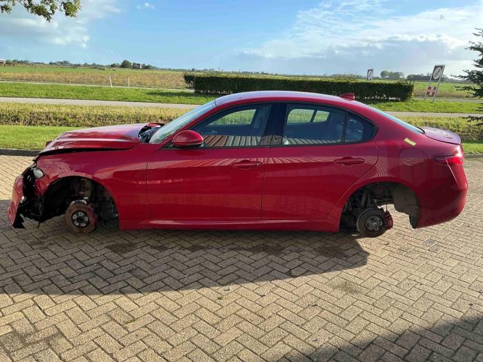 Alfa Romeo Giulia 2.2d 150 16V Sloopvoertuig (2016, Rood)