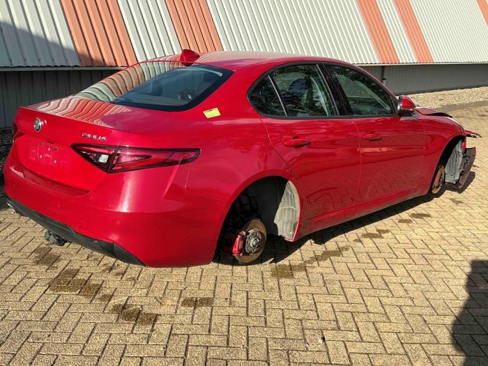 Alfa Romeo Giulia 2.2d 150 16V Sloopvoertuig (2016, Rood)