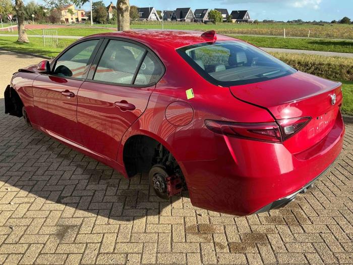 Alfa Romeo Giulia 2.2d 150 16V Sloopvoertuig (2016, Rood)