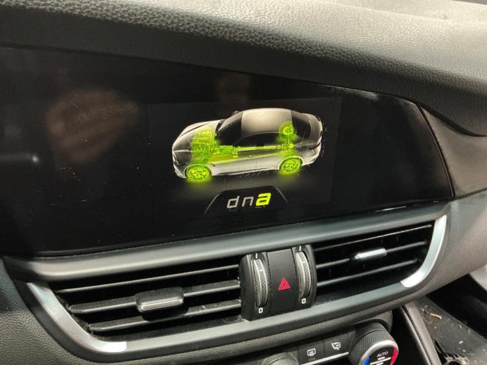 Alfa Romeo Giulia 2.2d 150 16V Sloopvoertuig (2016, Rood)