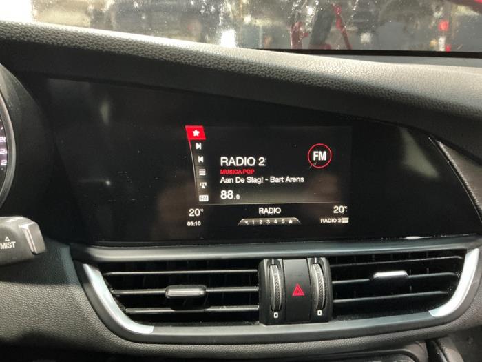 Alfa Romeo Giulia 2.2d 150 16V Sloopvoertuig (2016, Rood)