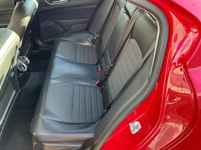 Alfa Romeo Giulia 2.2d 150 16V Sloopvoertuig (2016, Rood)