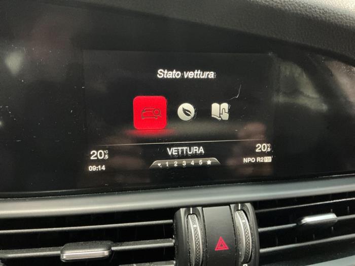 Alfa Romeo Giulia 2.2d 150 16V Sloopvoertuig (2016, Rood)