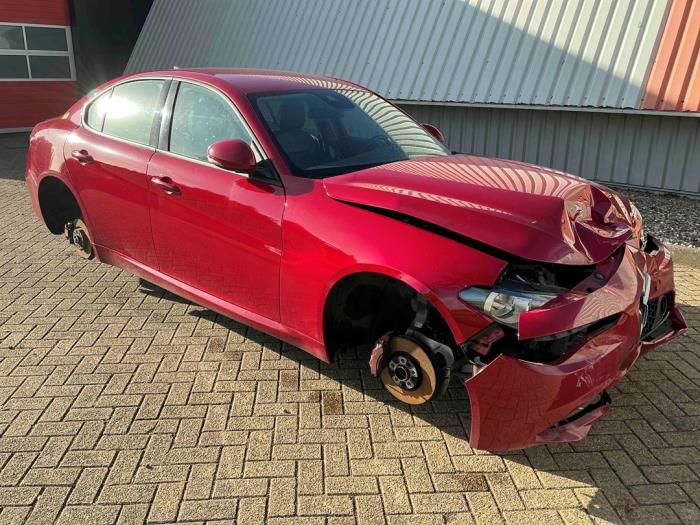 Alfa Romeo Giulia 2.2d 150 16V Sloopvoertuig (2016, Rood)